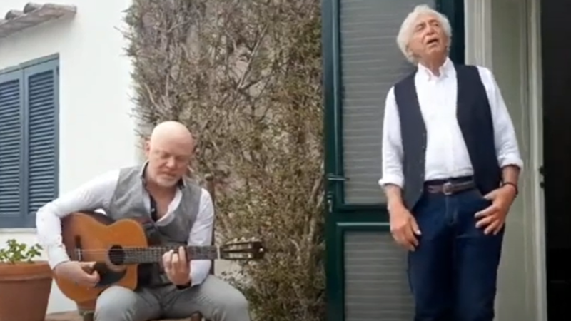 “Indifferentemente”, voce Mario Bindi, chitarra Renato Russo
