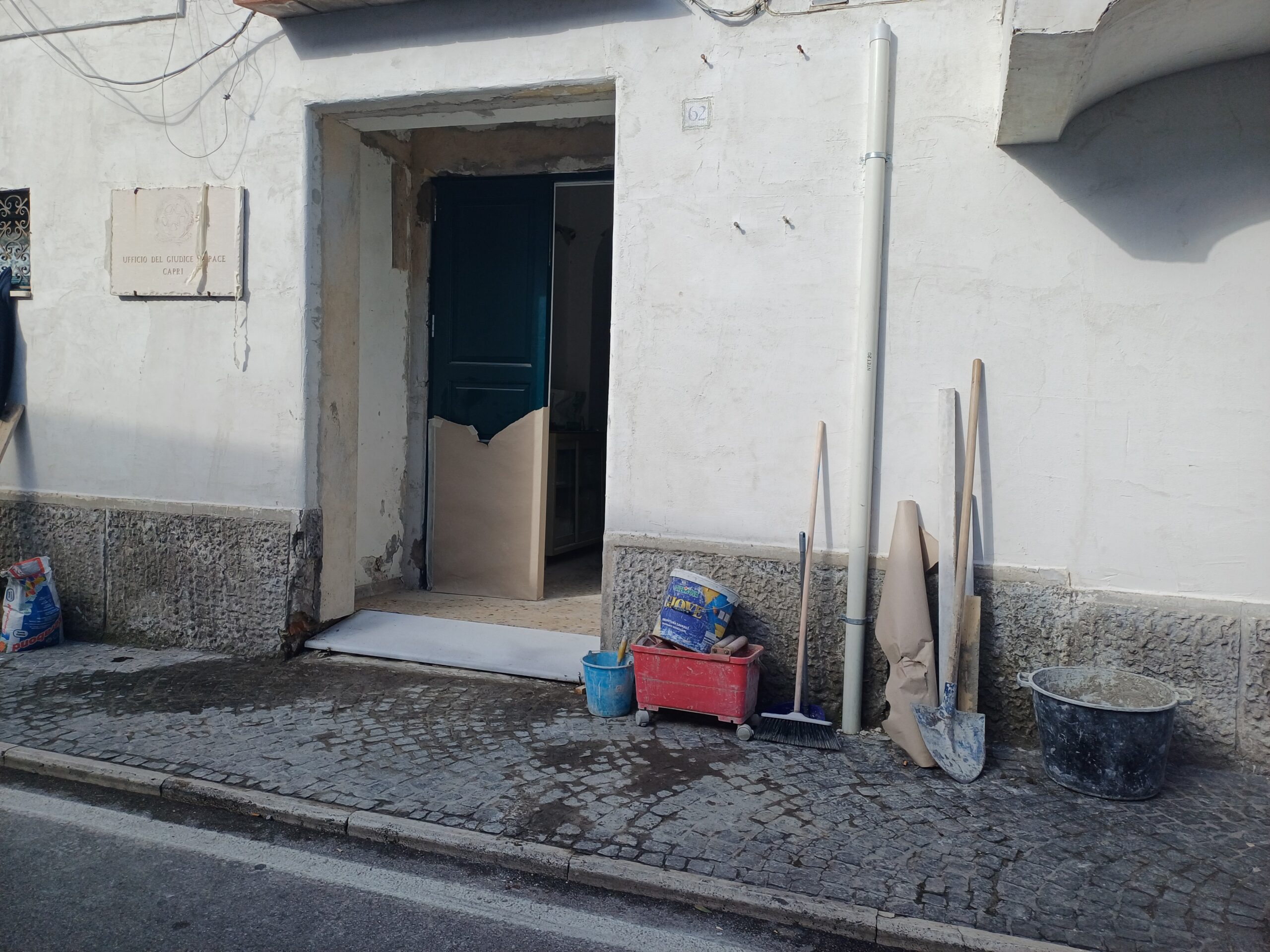 Permane la chiusura dell’ufficio del giudice di pace di Capri per inagibilità dei locali, udienze spostate a Napoli fino al 15 aprile