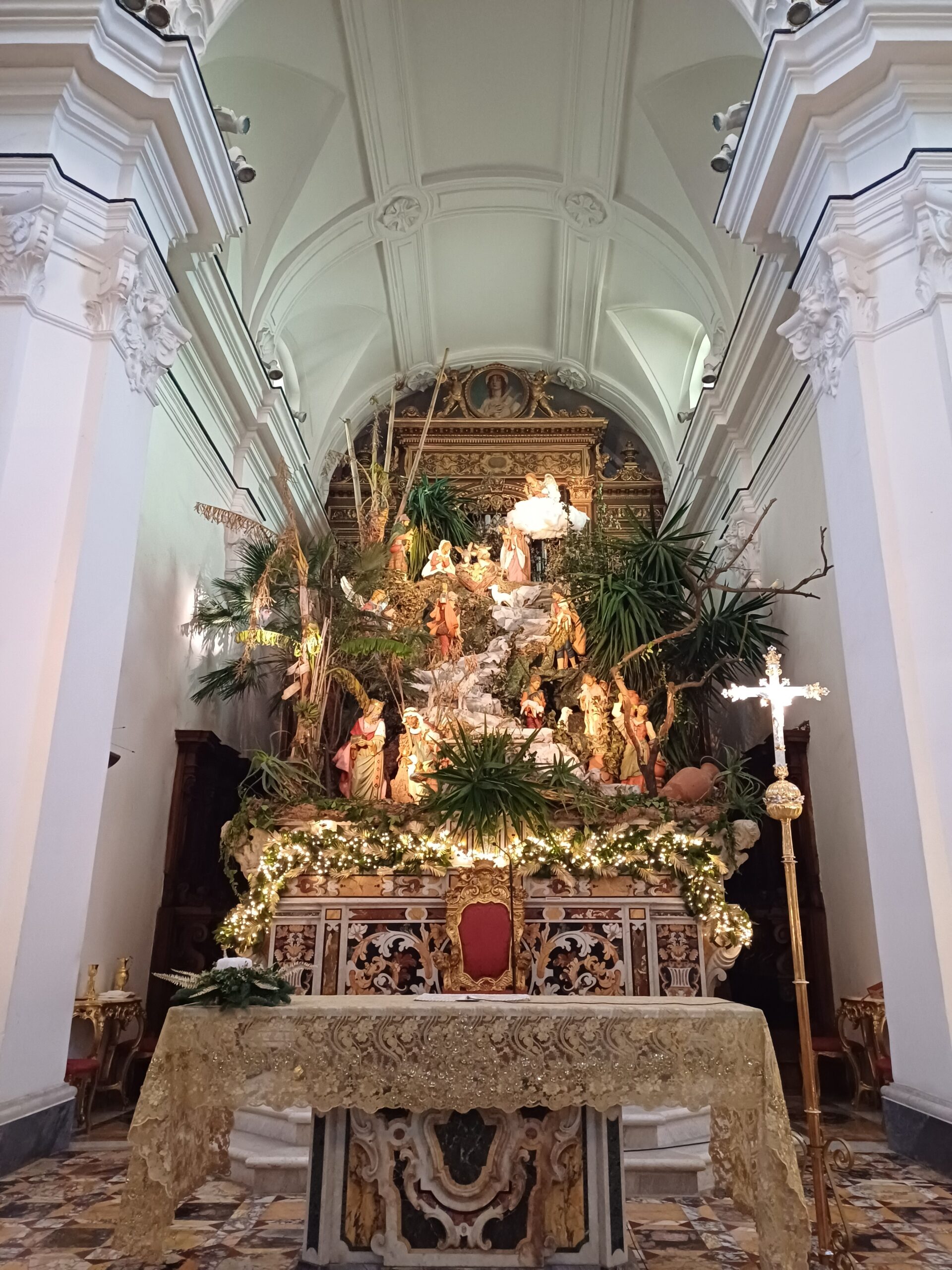 Le foto del suggestivo presepe allestito nella chiesa ex cattedrale di Santo Stefano
