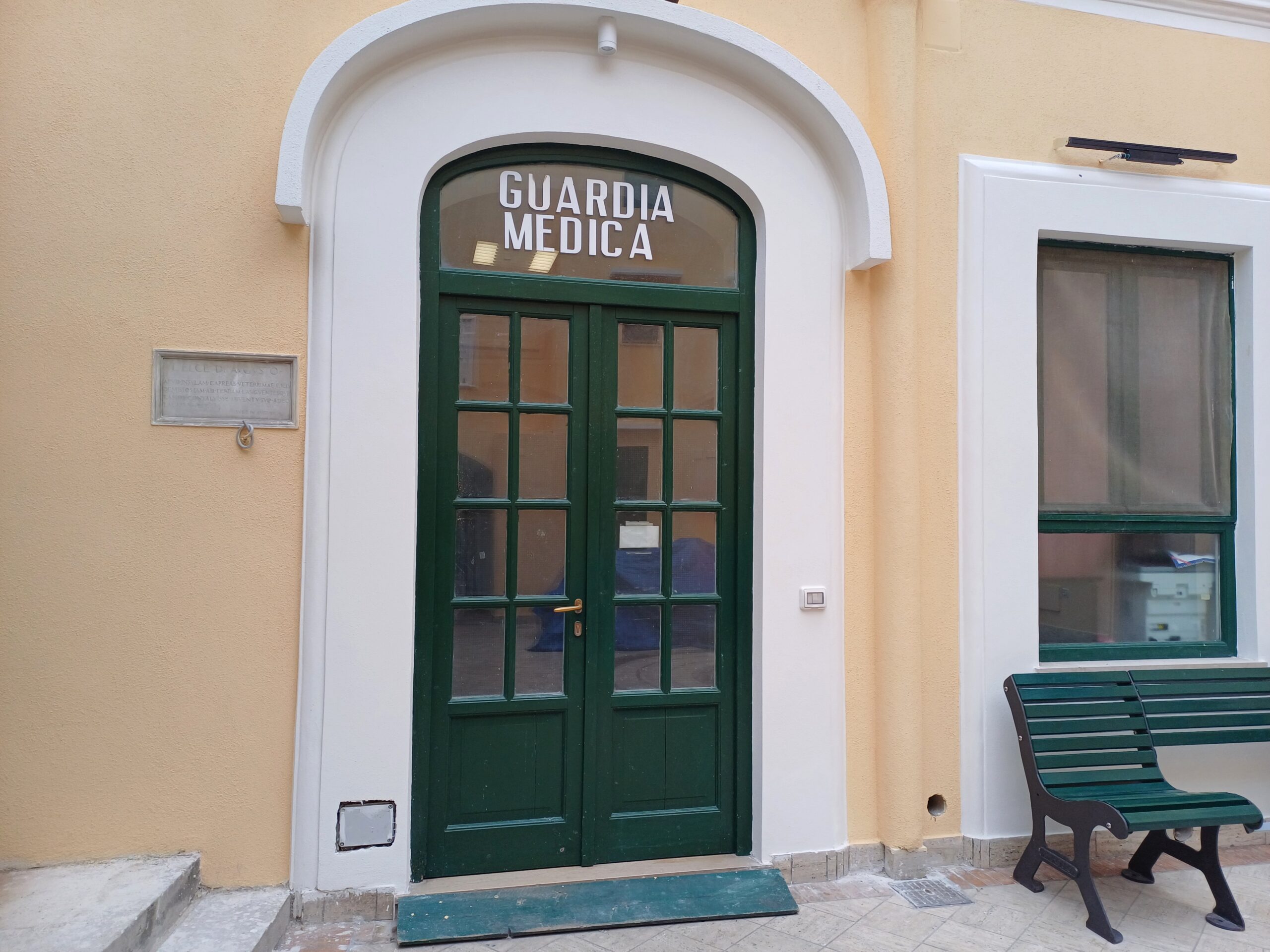 Guardia medica, centinaia di accessi a Napoli e Capri nei giorni delle festività. Smi-Confsal: “Continuità assistenziale ruolo insostituibile”