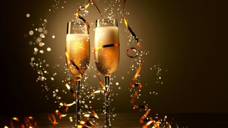 Brindisi di Capodanno a Capri, ordinanza del sindaco: vietate bottiglie e bicchieri di vetro all’aperto