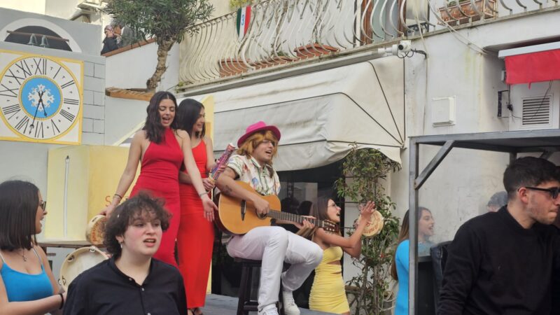 “Il mito di Capri”: il corteo dei carri allegorici nelle strade di Anacapri. Photogallery
