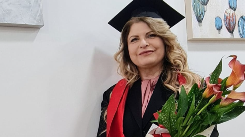 La dottoressa Carmen Aprea del 118 neo-specializzata in psicoterapia della Gestalt integrata