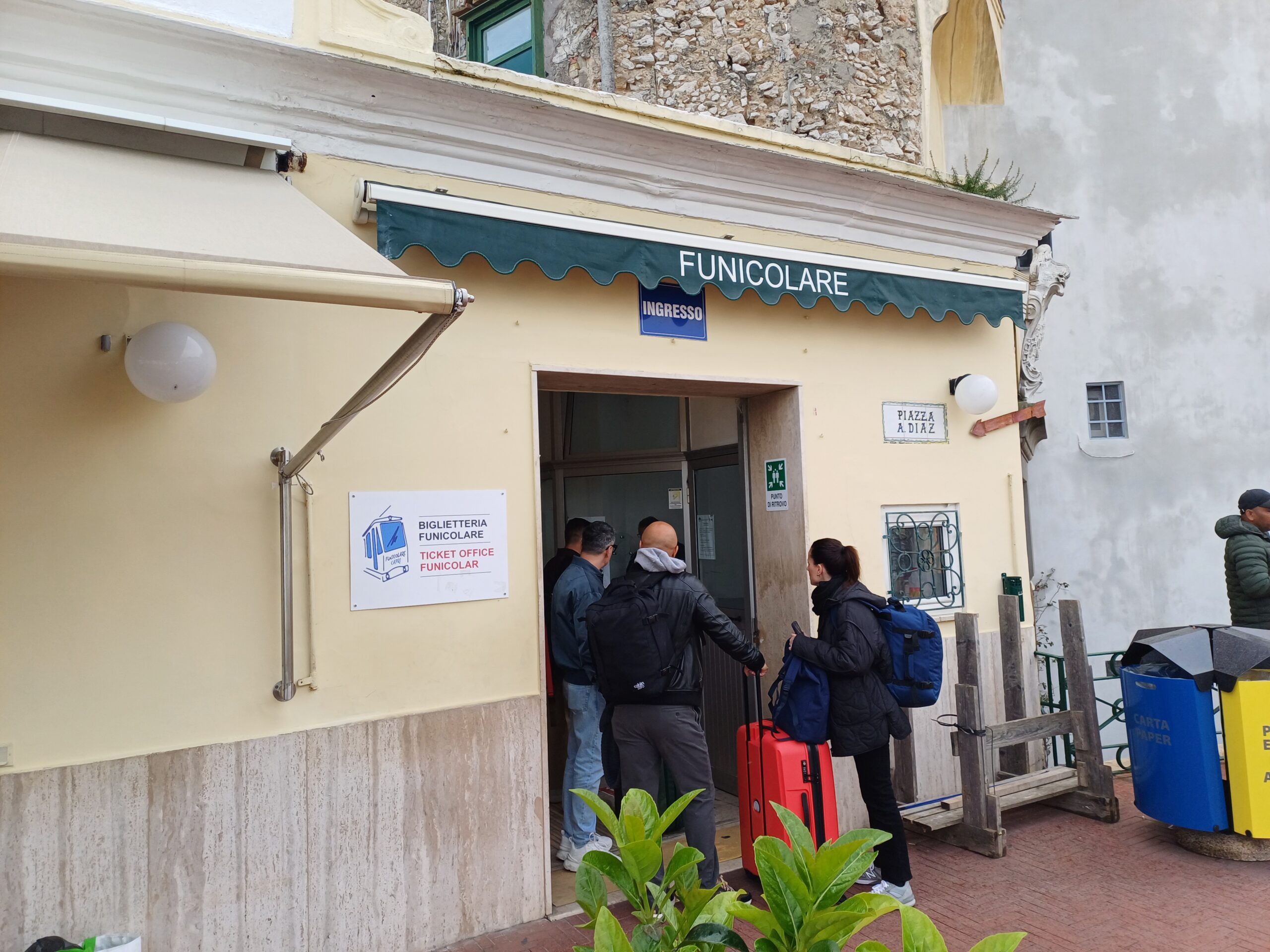 Riaperta la funicolare di Capri dopo lo stop invernale: ecco gli orari