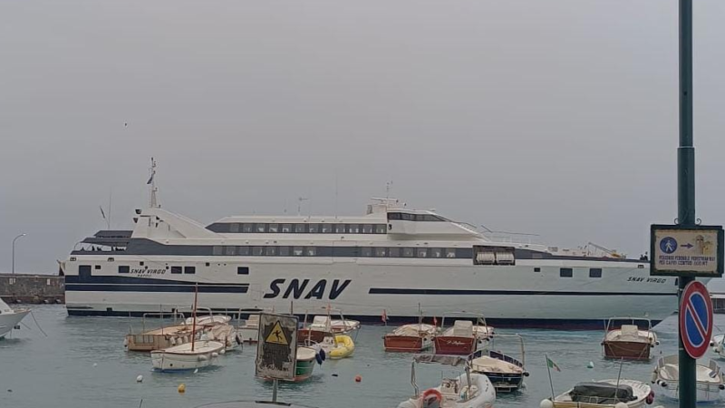Collegamenti marittimi: approda a Capri la motonave Snav Virgo (ex Isola di Capraia)