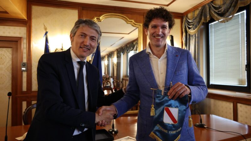 Premio Eccellenze Campane: a Gianluigi Lembo consegnato riconoscimento in Regione