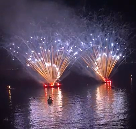 Spettacolo pirotecnico musicale in occasione dei festeggiamenti di San Costanzo a Capri (video)