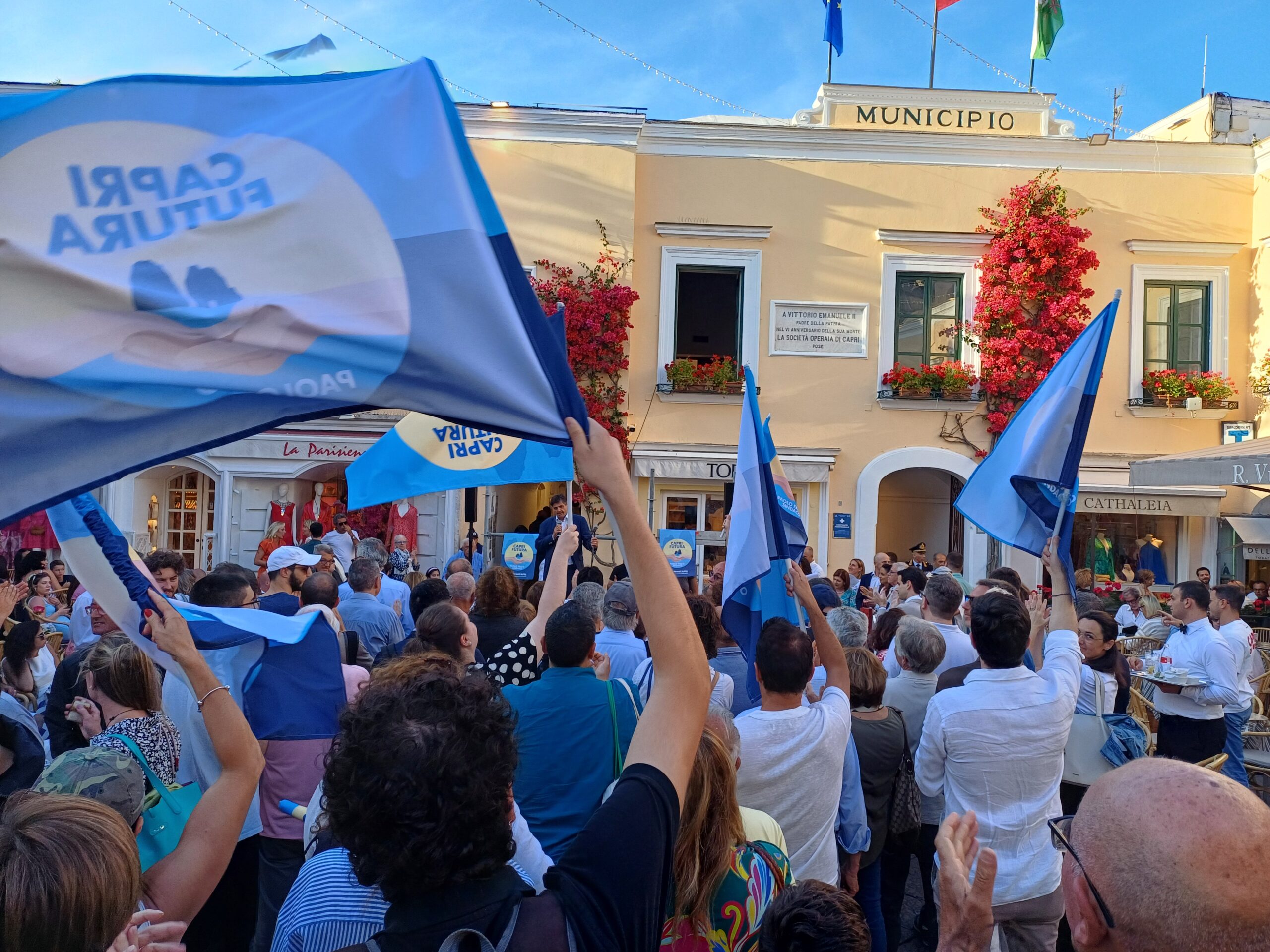 Comizio finale di Capri Futura in Piazzetta (photogallery)