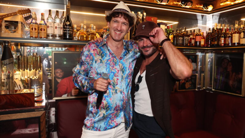 A Capri Zac Efron, l’attore a Villa Verde e all’Anema & Core