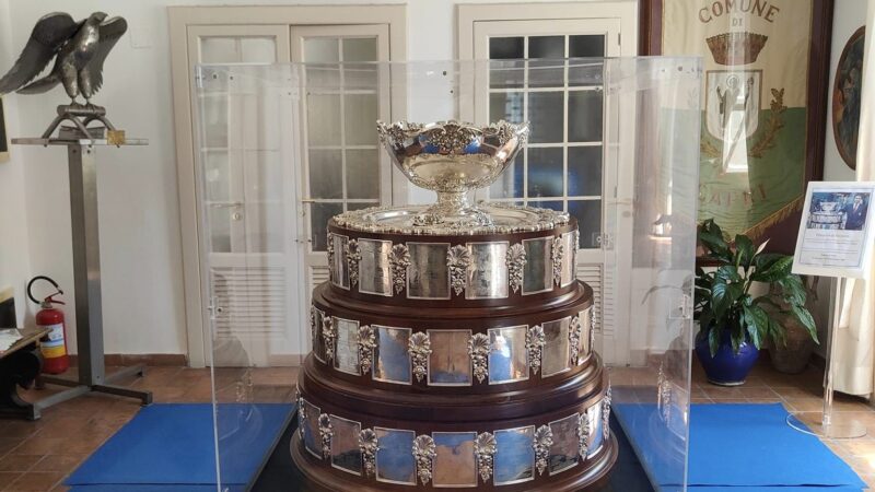 Trionfo azzurro in Coppa Davis, “festa” anche a Capri che ospitò il trofeo nei mesi scorsi. Esultano il sindaco Falco e il consigliere Santarpia grandi appassionati di tennis