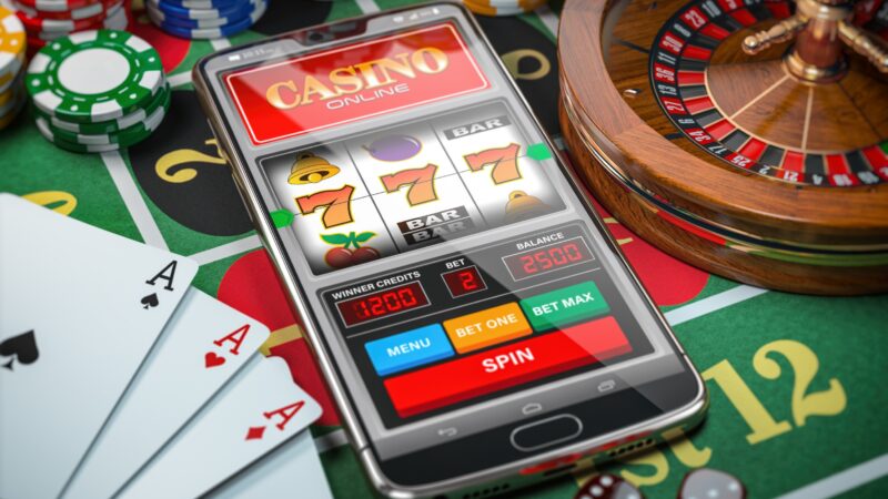 Gioco d’azzardo online: fenomeno in crescita nei piccoli comuni, intreccio con il turismo e il caso Capri