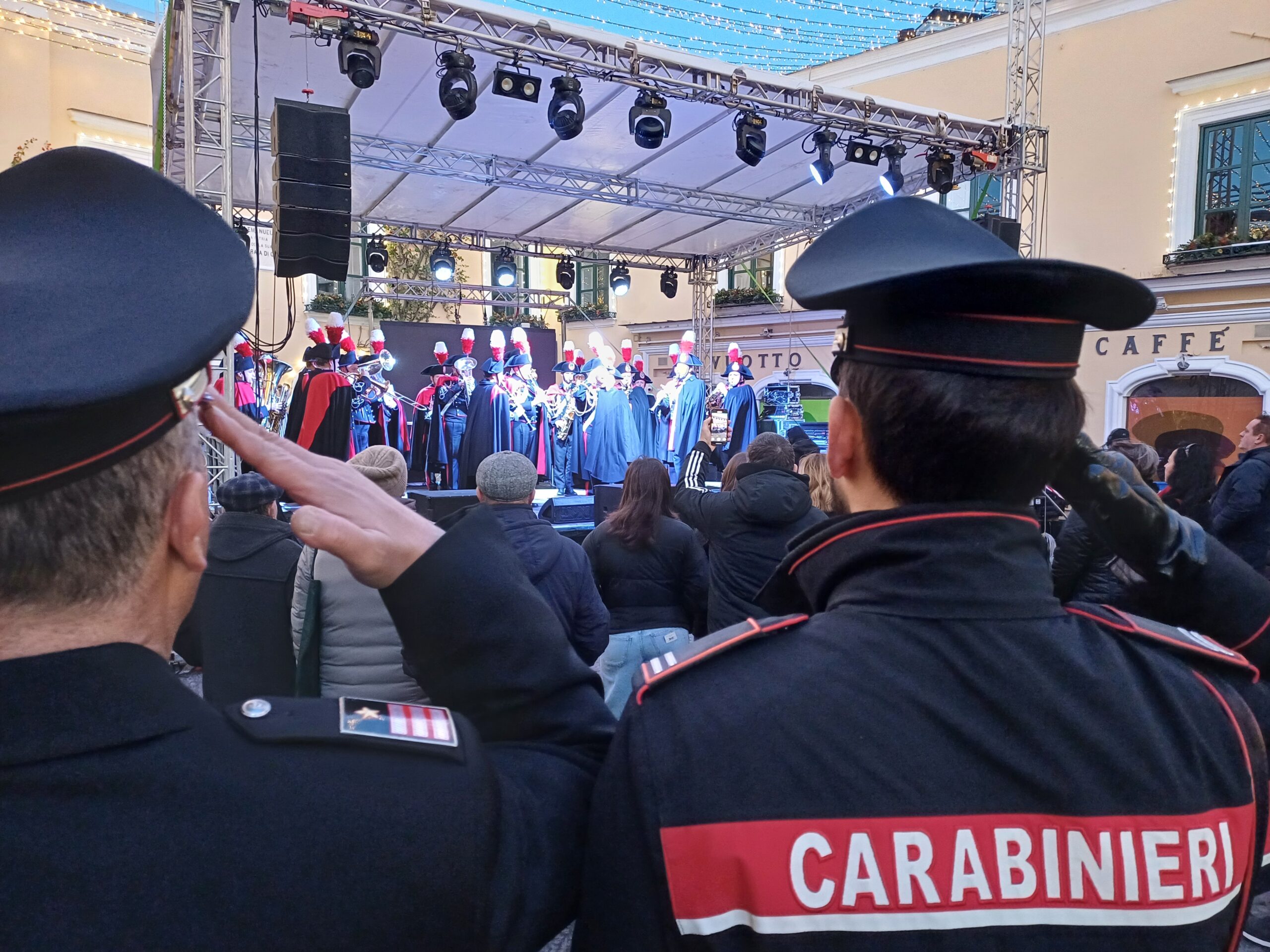 Concerto della fanfara dei carabinieri nella Piazzetta di Capri (photogallery)