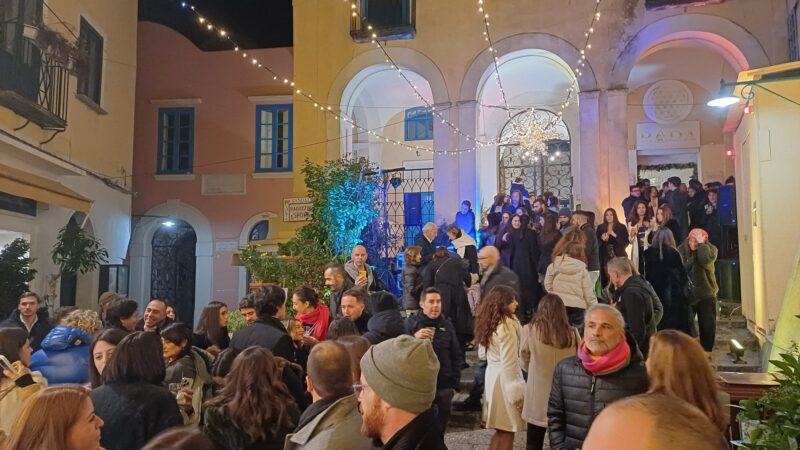 Dj set con Luigi e Frida e aperitivo a piazzetta Cerio