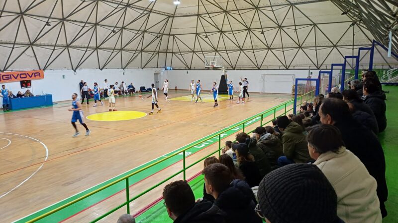 Impianti sportivi: affidati lavori di manutenzione e riqualificazione della tendostruttura San Costanzo di Capri