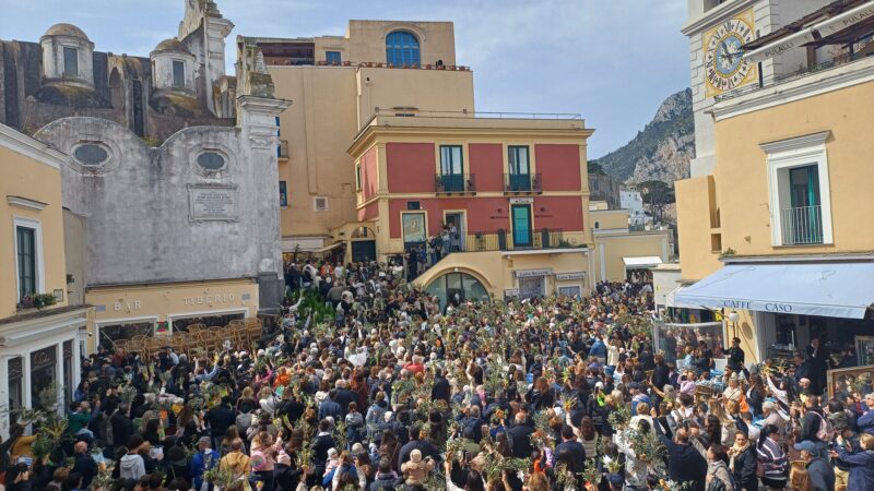 La benedizione delle palme nella Piazzetta di Capri (photogallery)