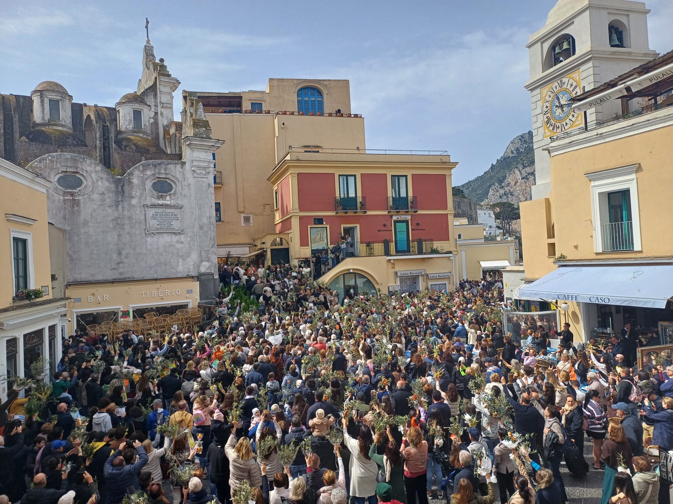 La benedizione delle palme nella Piazzetta di Capri (photogallery)