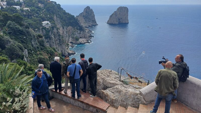 Il giallo del costumista Luca Canfora: nuovo accurato sopralluogo di periti e polizia a Capri (video)