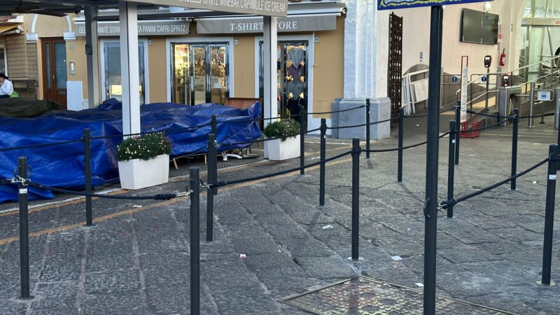 Interventi sul porto e nell’area di Marina Grande: nuovi cestini e panchine, migliore organizzazione delle file