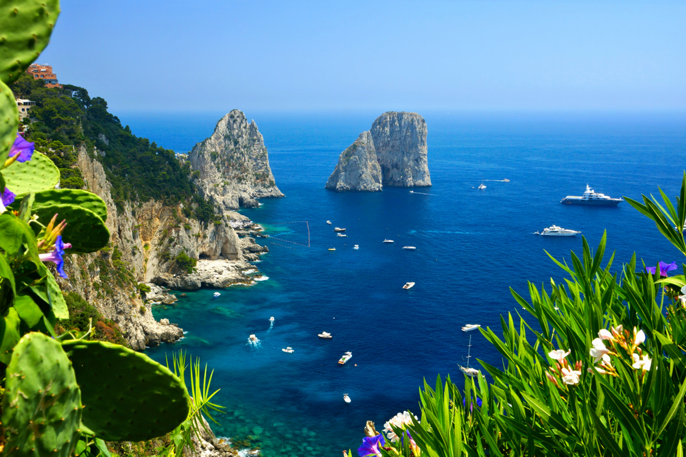 “Mare sicuro”, il Comune di Capri affida a una ditta specializzata numerosi interventi finalizzati alla sicurezza delle spiagge e degli specchi acquei