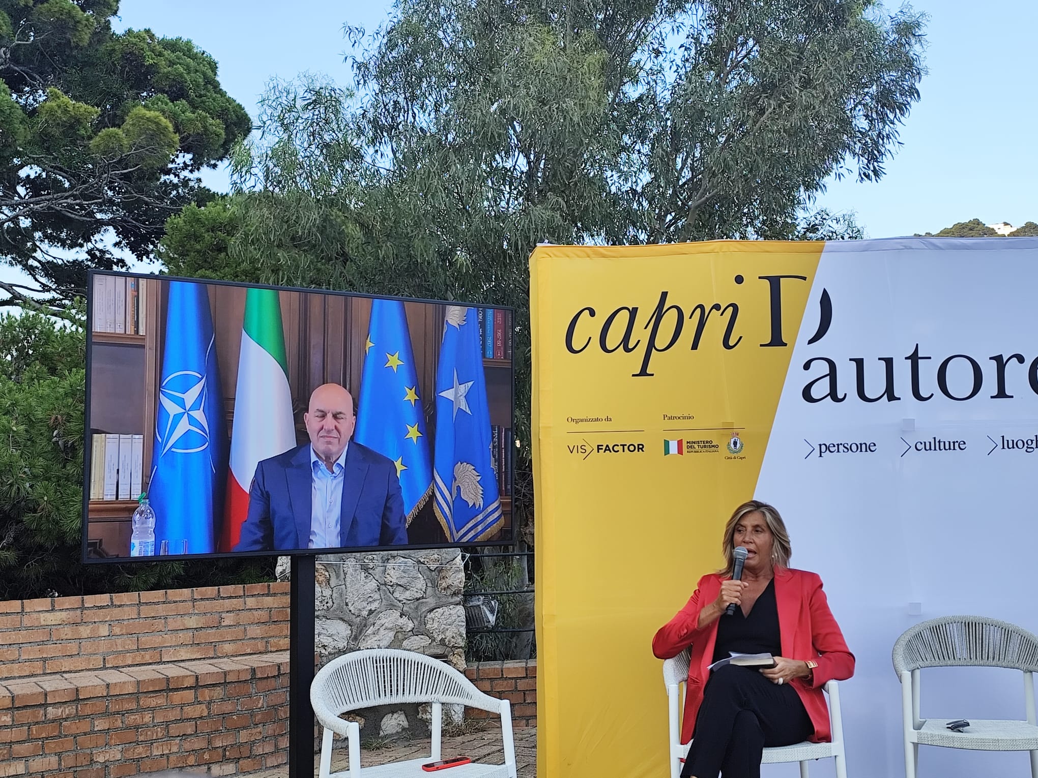 Rischio terrorismo, le parole del ministro Crosetto in collegamento con la rassegna Capri d’Autore