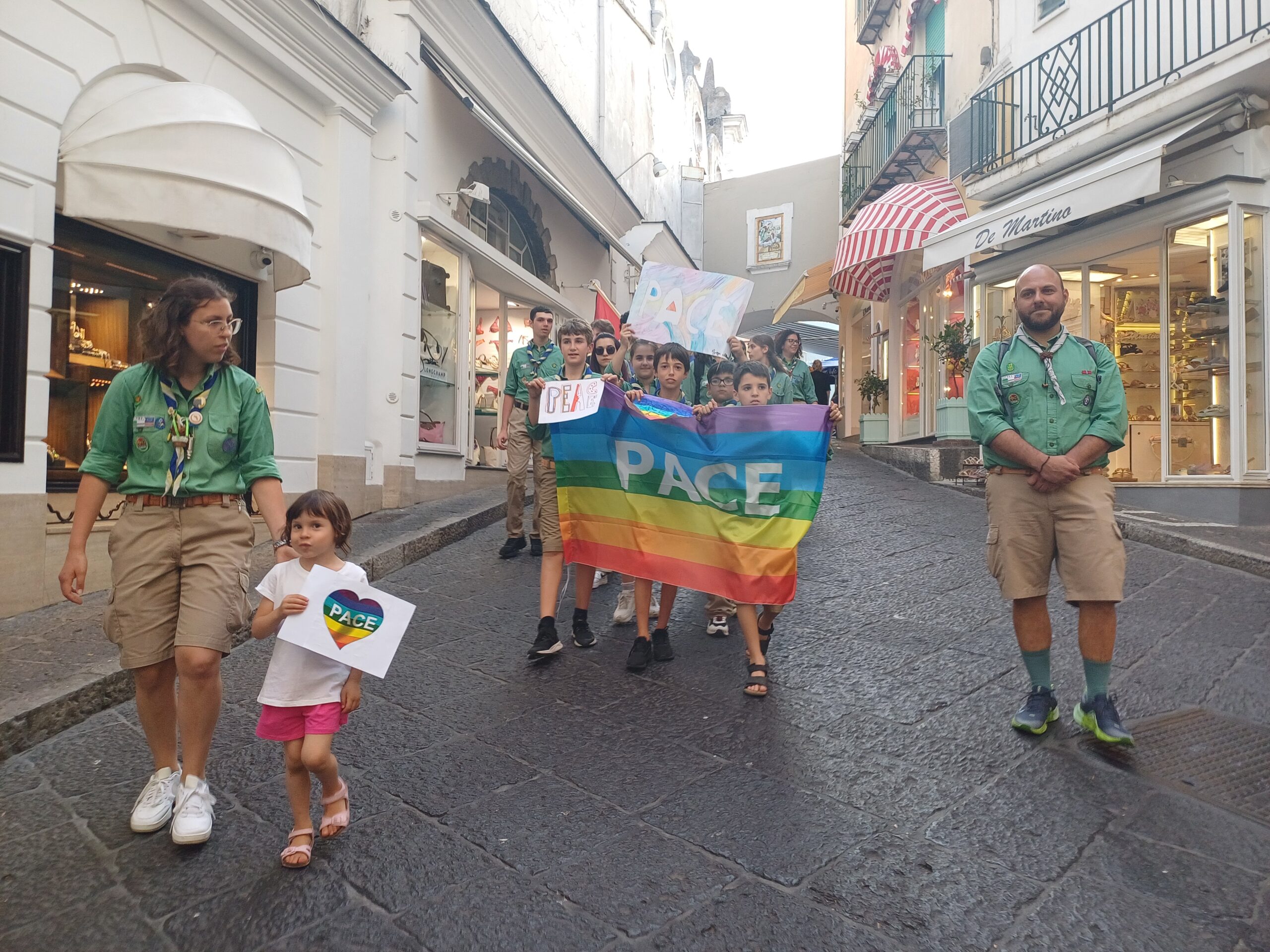 In cammino per la pace: nelle strade di Capri il corteo promosso dagli scout (photogallery)