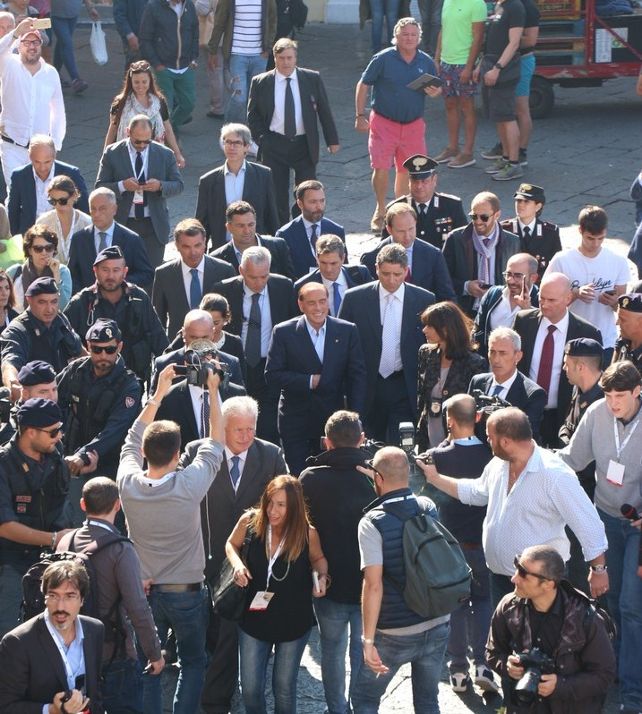 Forza Italia Isola di Capri ricorda Berlusconi a due anni dalla scomparsa e presenta un dossier sul porto