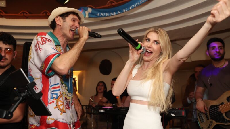 Barbara Berlusconi duetta con Gianluigi Lembo all’Anema e Core di Capri (video e photogallery)