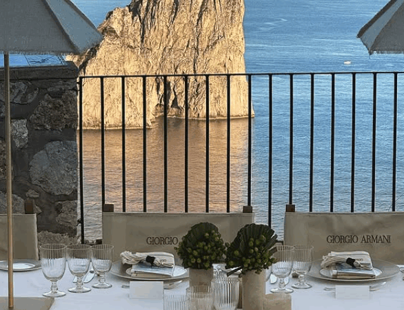 Entra nel vivo la stagione dei grandi eventi sull’isola, Armani protagonista di una due-giorni caprese