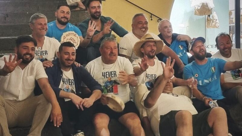 Mertens alla festa a Capri dello storico magazziniere del Napoli Starace