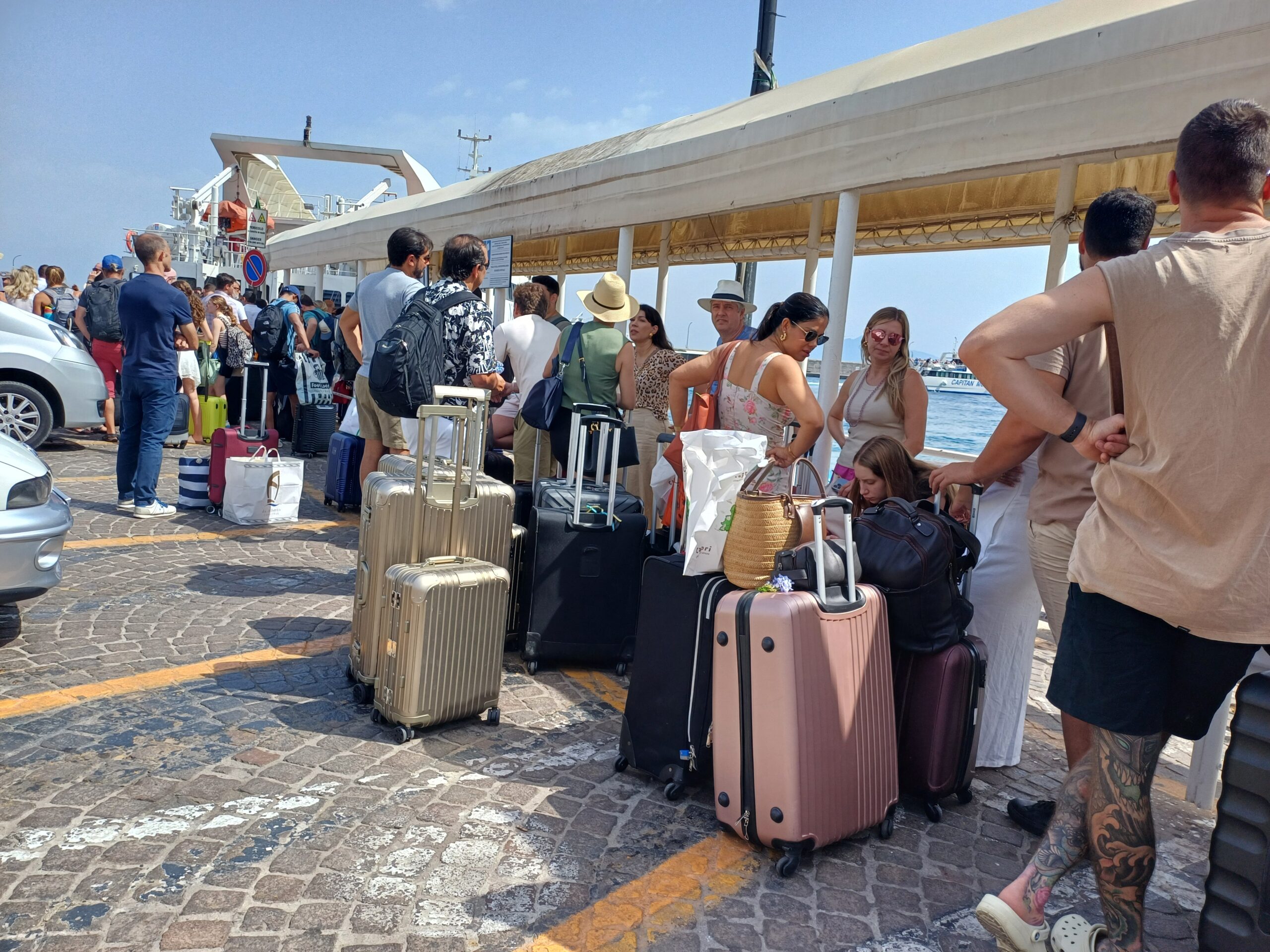 Turismo: giugno inizia col botto, quasi 15mila arrivi a Capri nella sola giornata di domenica