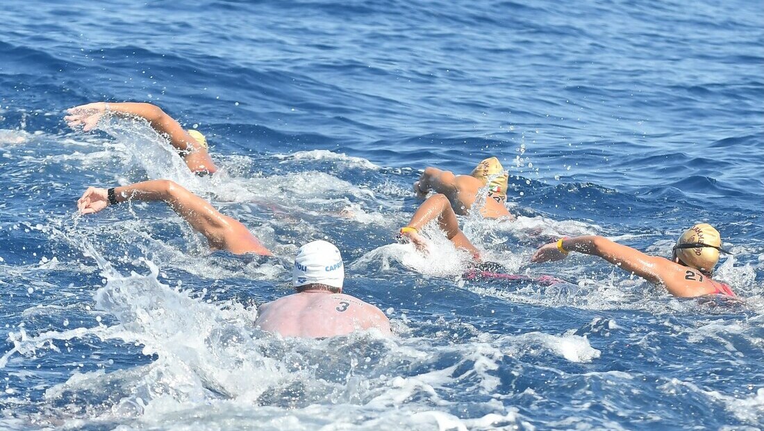 Nuoto: il 5 settembre la 61esima edizione della Capri-Napoli, conferenza di presentazione al Circolo Canottieri