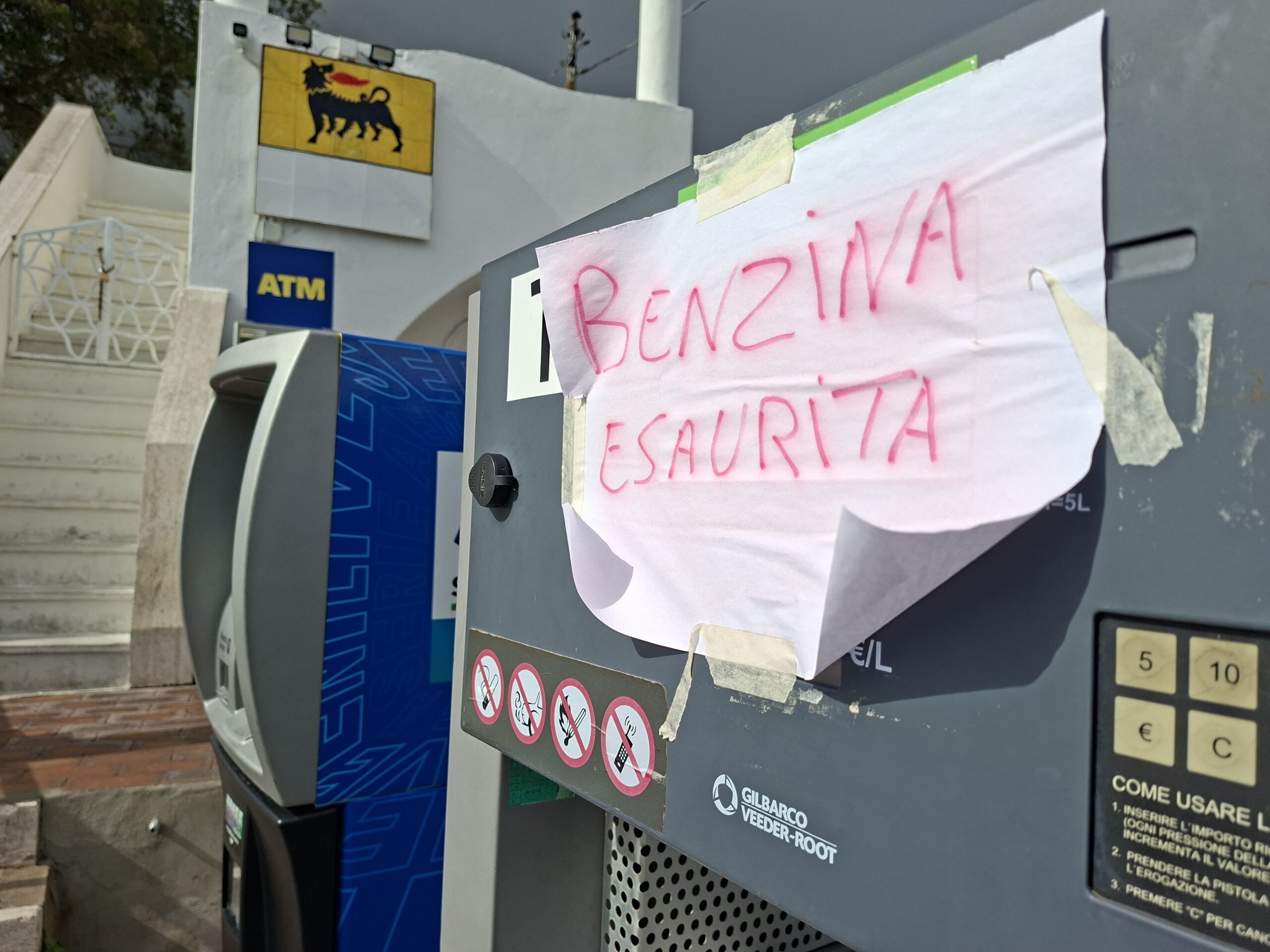 Benzina esaurita ai Due Golfi, anche a Capri gli effetti del blocco dei rifornimenti per la protesta degli autotrasportatori