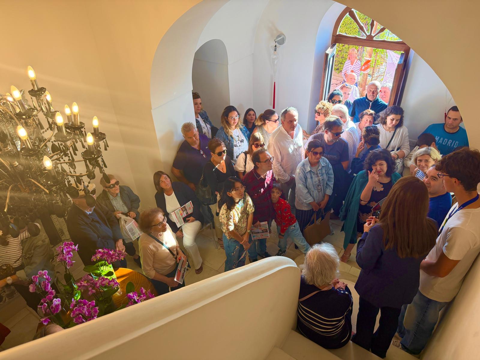 Boom di visitatori per le Giornate FAI: oltre 500 persone a Capri alla scoperta di Villa Ferraro